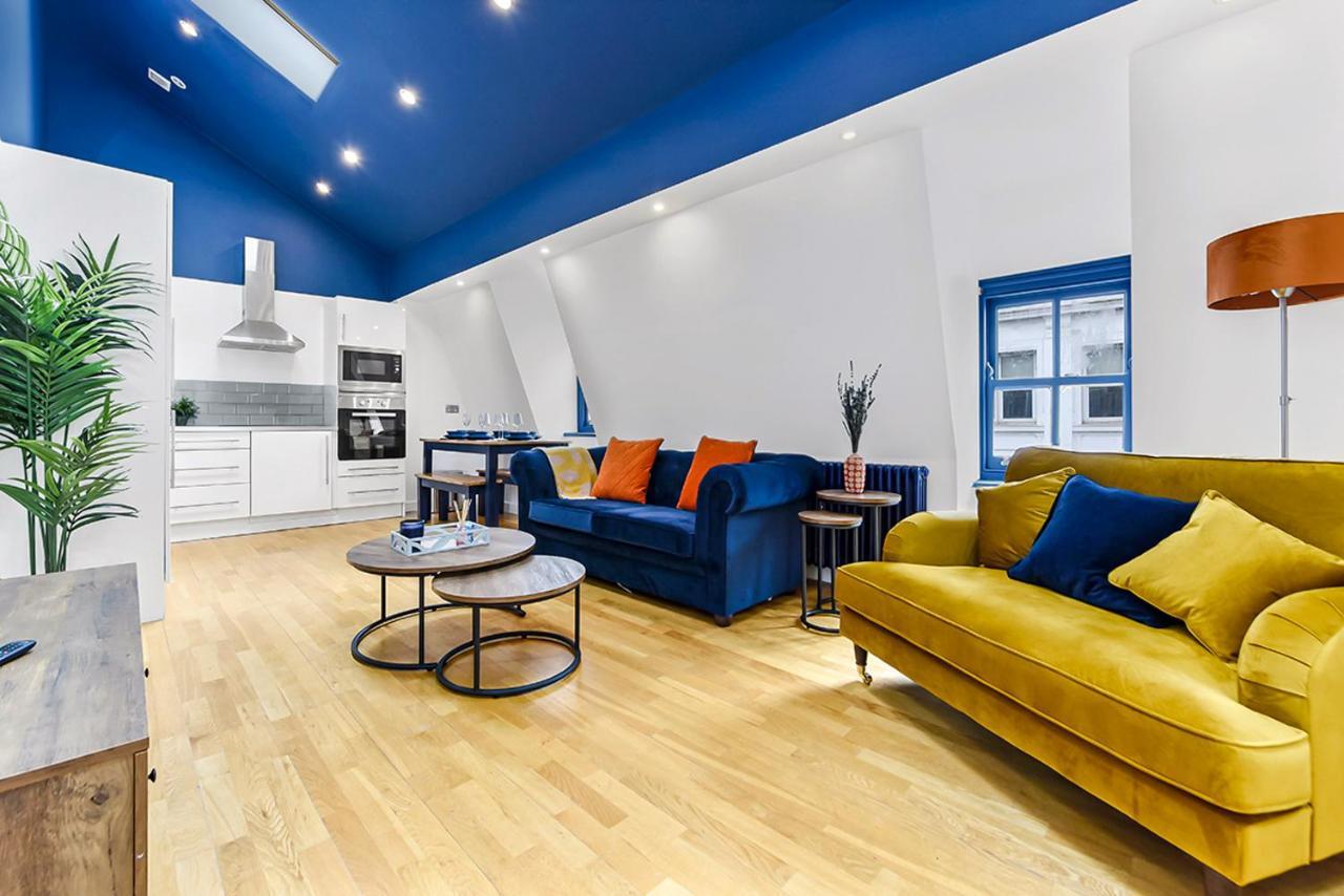 Spacious Contemporary 2 Bed Flat,