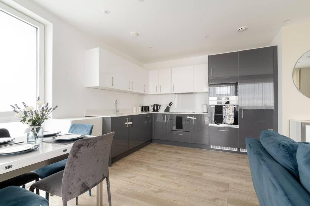 Lovely En-suite Flat With Balcony And Parking. Leilighet