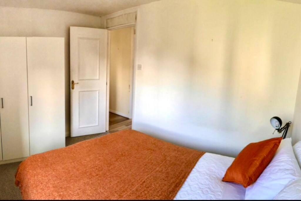Privite 2 Bedrooms Flat Canada Water Londen