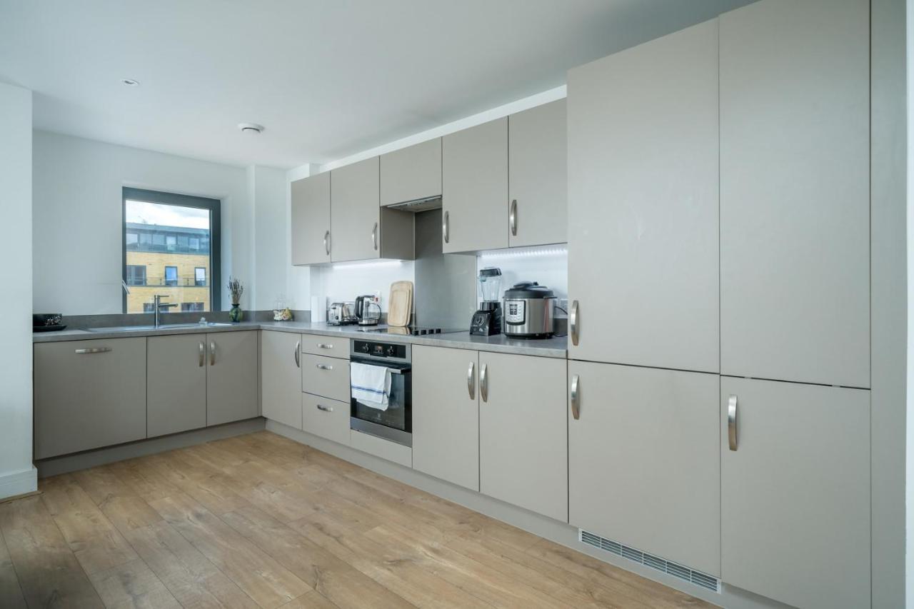 Trustay Wandsworth * London