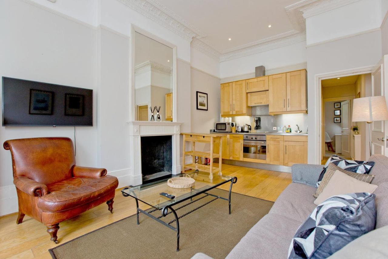 Beautiful Flat In Earls Court - *