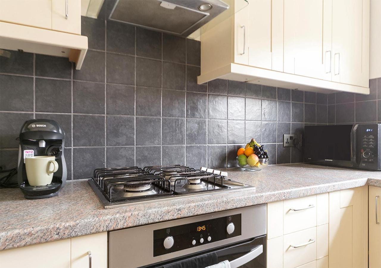 Luxury Chiswick 2 Bed Victorian Flat Apartment