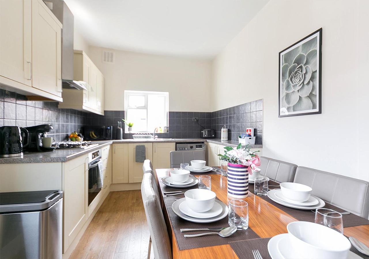 Luxury Chiswick 2 Bed Victorian Flat