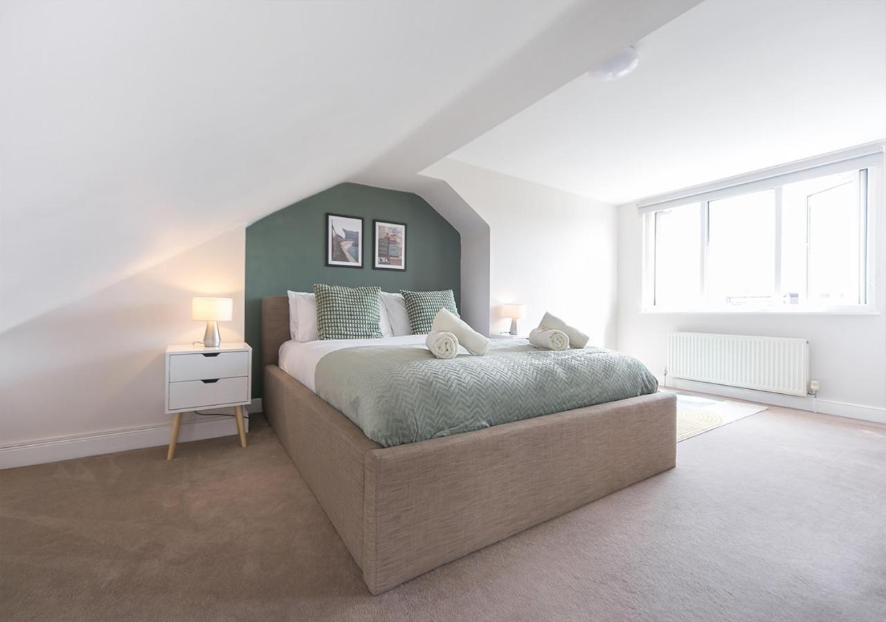 Luxury Chiswick 2 Bed Victorian Flat Apartment London