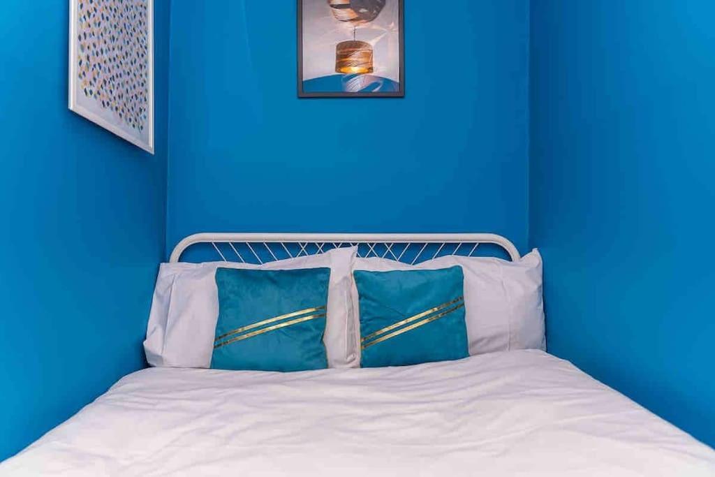 Hyde Park Studio 6 Apartment London