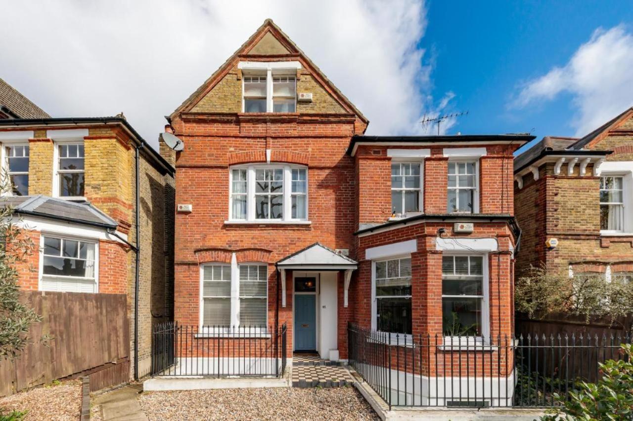 Bright & Spacious Modern 2 Bedroom Londres