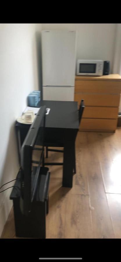Privat overnatting W13 X Weekly Monthly Discount