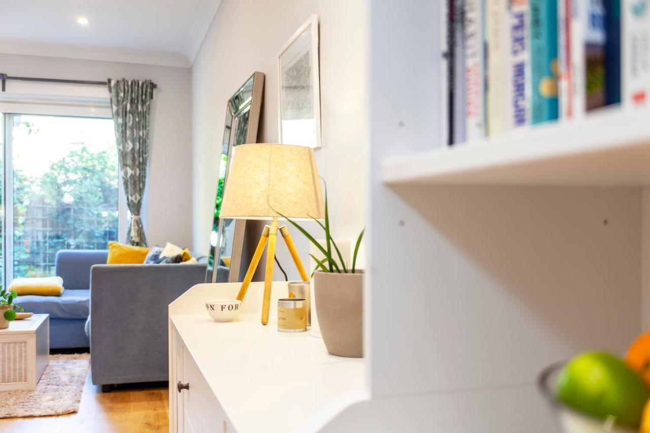 Splendid 2br Wprivate Gdn, Fulham Apartment *