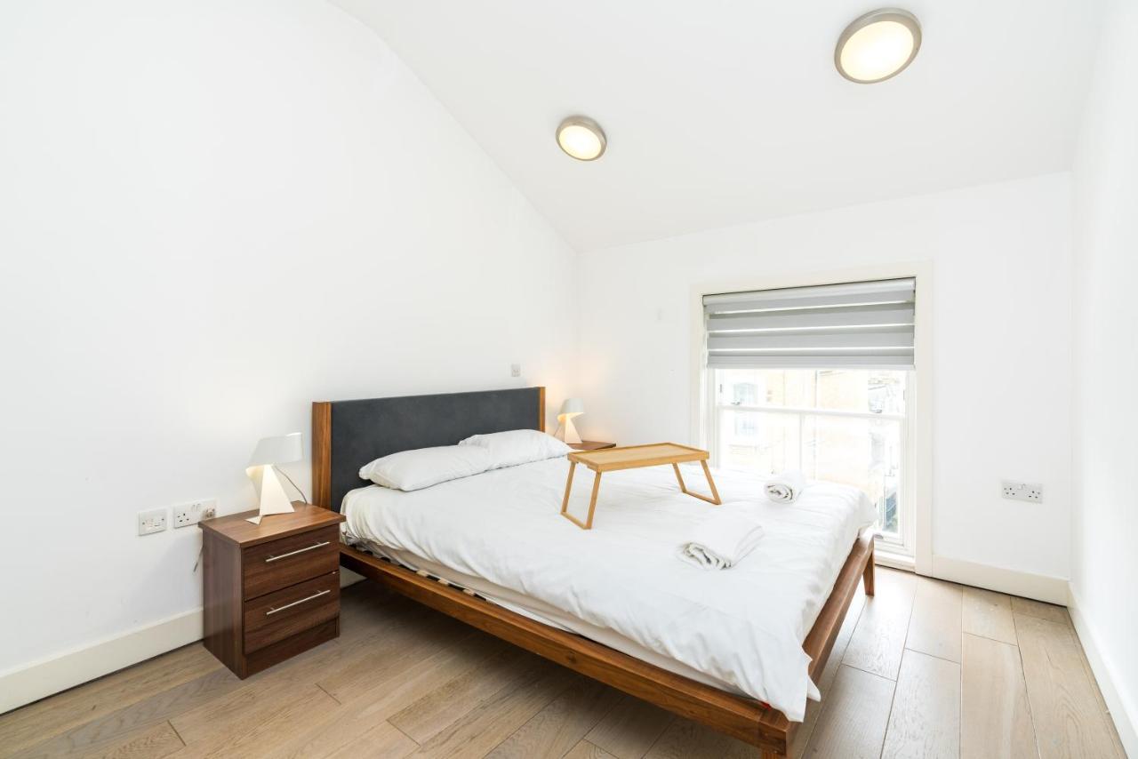 Cozy 2 Bedroom / Earls Court / Balcony London