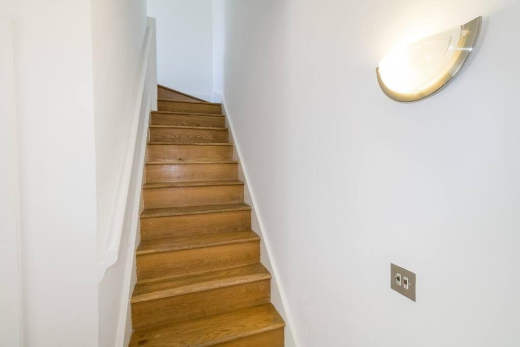 2 Bed Private Townhouse Mews, King's Cross Leilighet London