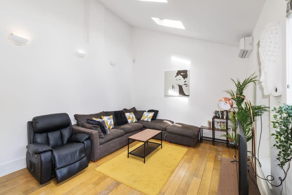 2 Bed Private Townhouse Mews, King's Cross Leilighet