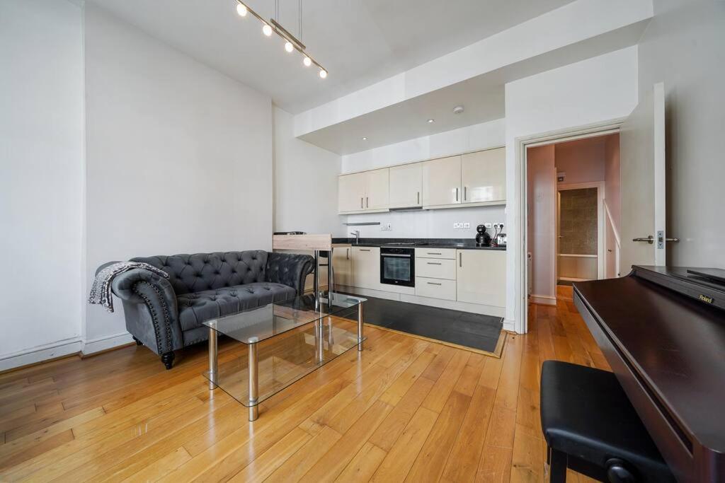 One-bedroom In Queen's Park London