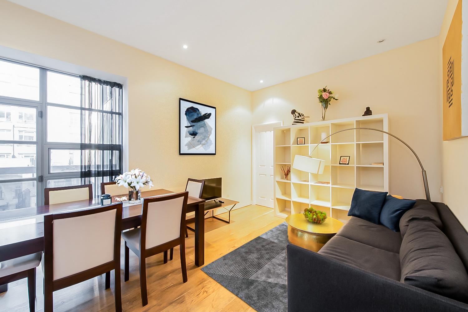 Pollen Street, Two-bedroom Flat Apartment London