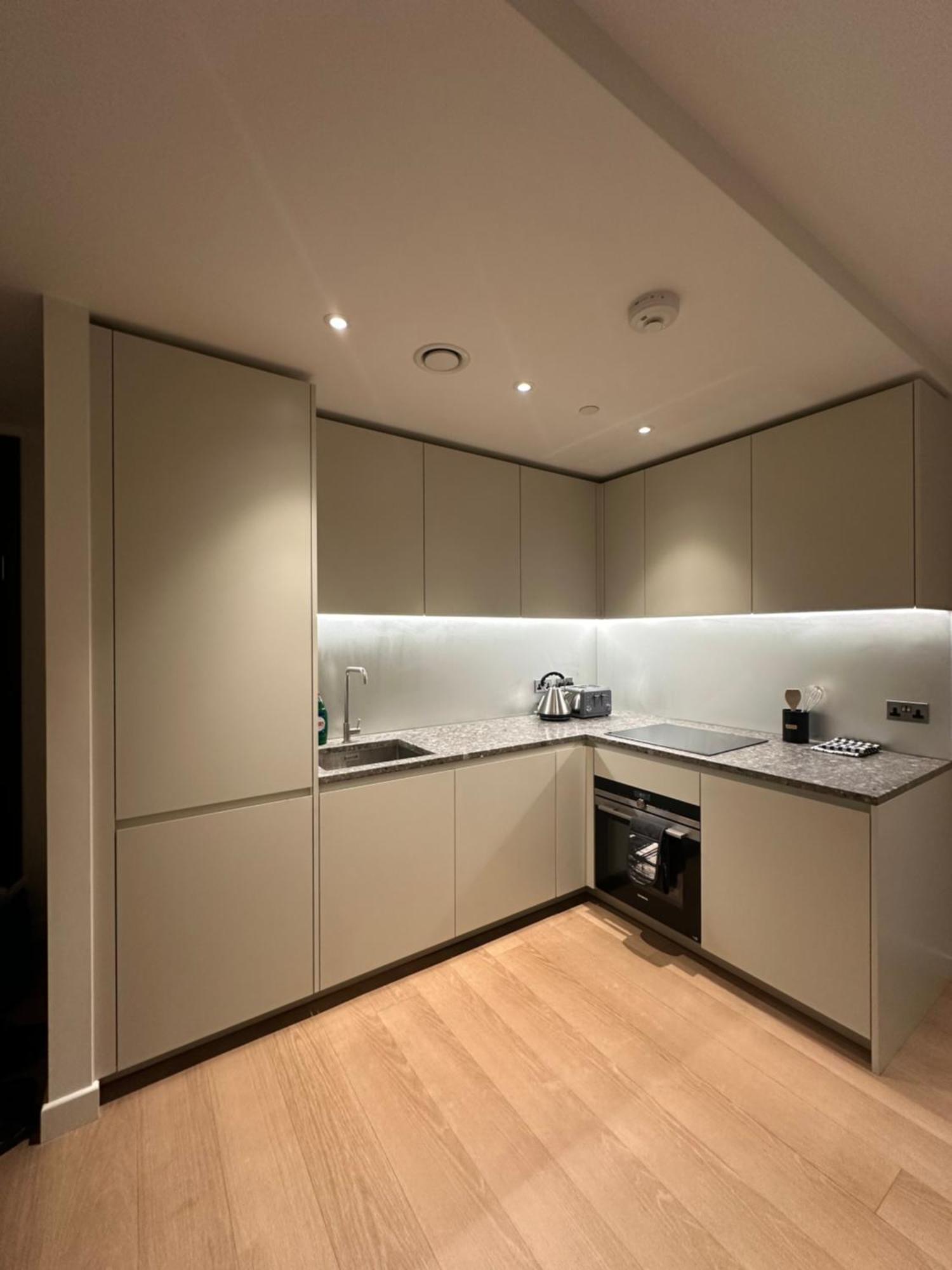 Luxury - 2 Minute Walk From The O2 Arena