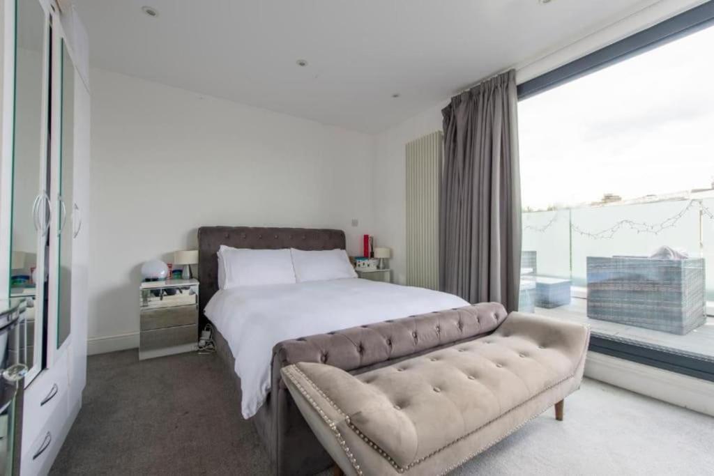 Apartment Modern Large 2 Bed Near Station *