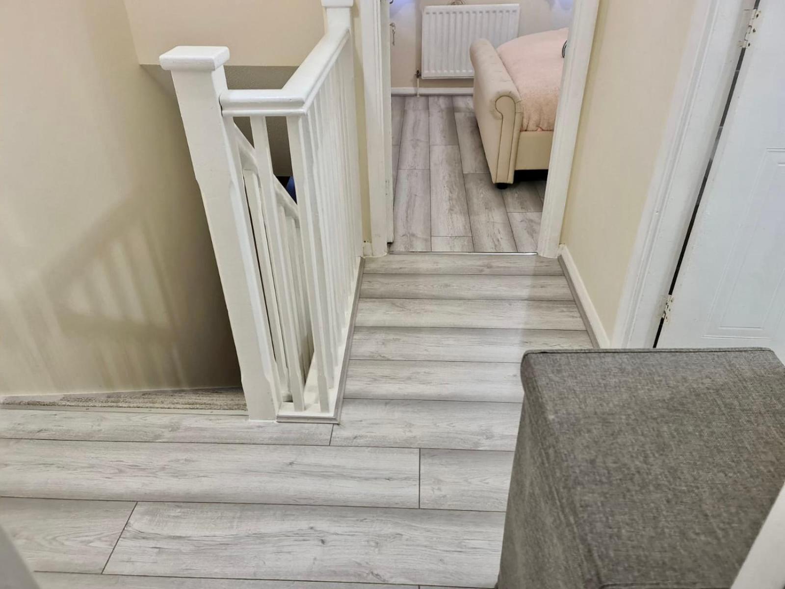 Ferienhaus - Sleeps 4 - Parking - Garden - Petfriendly London