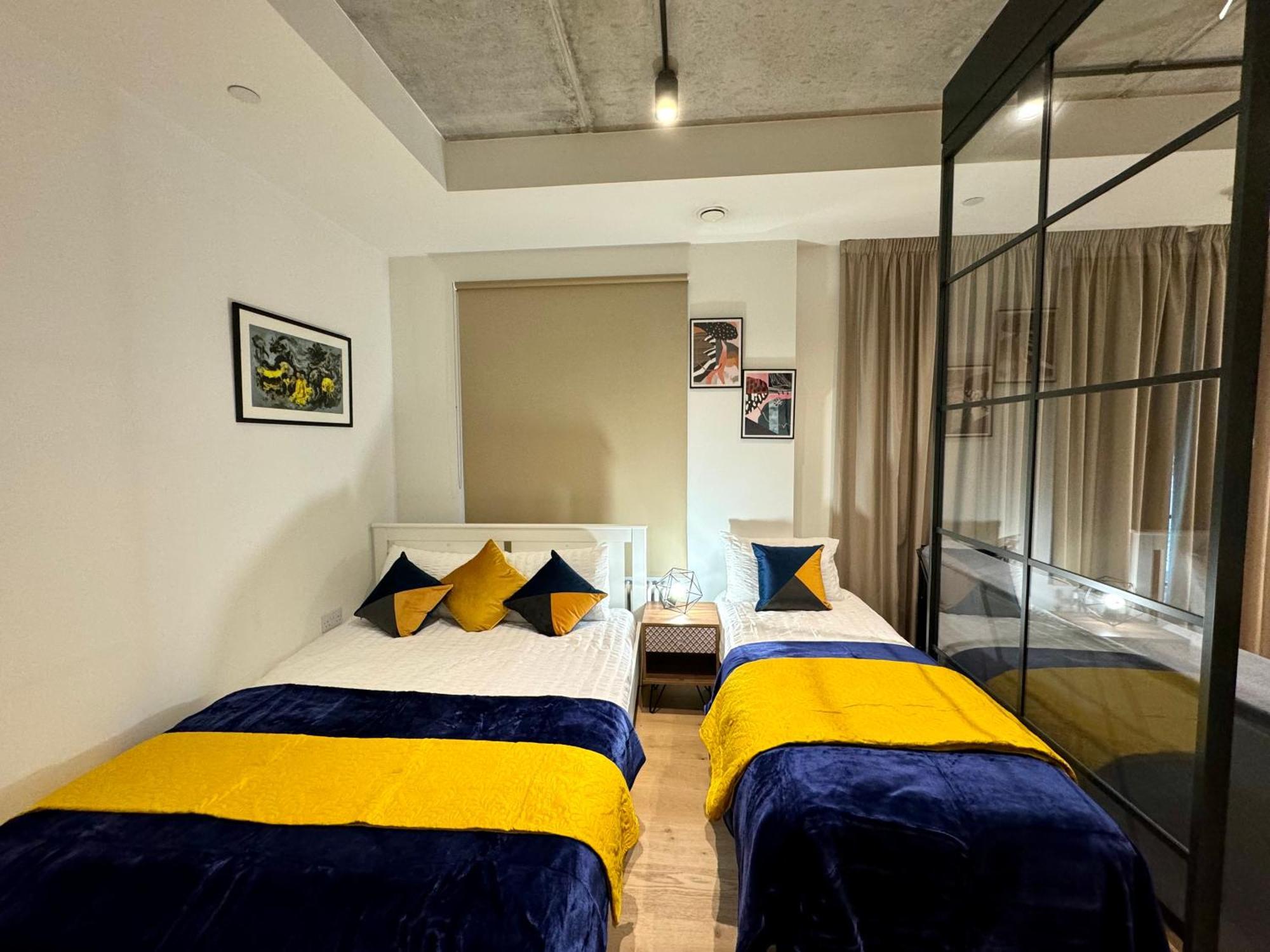 Amazing Cosy Apartment, Next To O2 Arena And Close To Excel, Secure Parking Londen