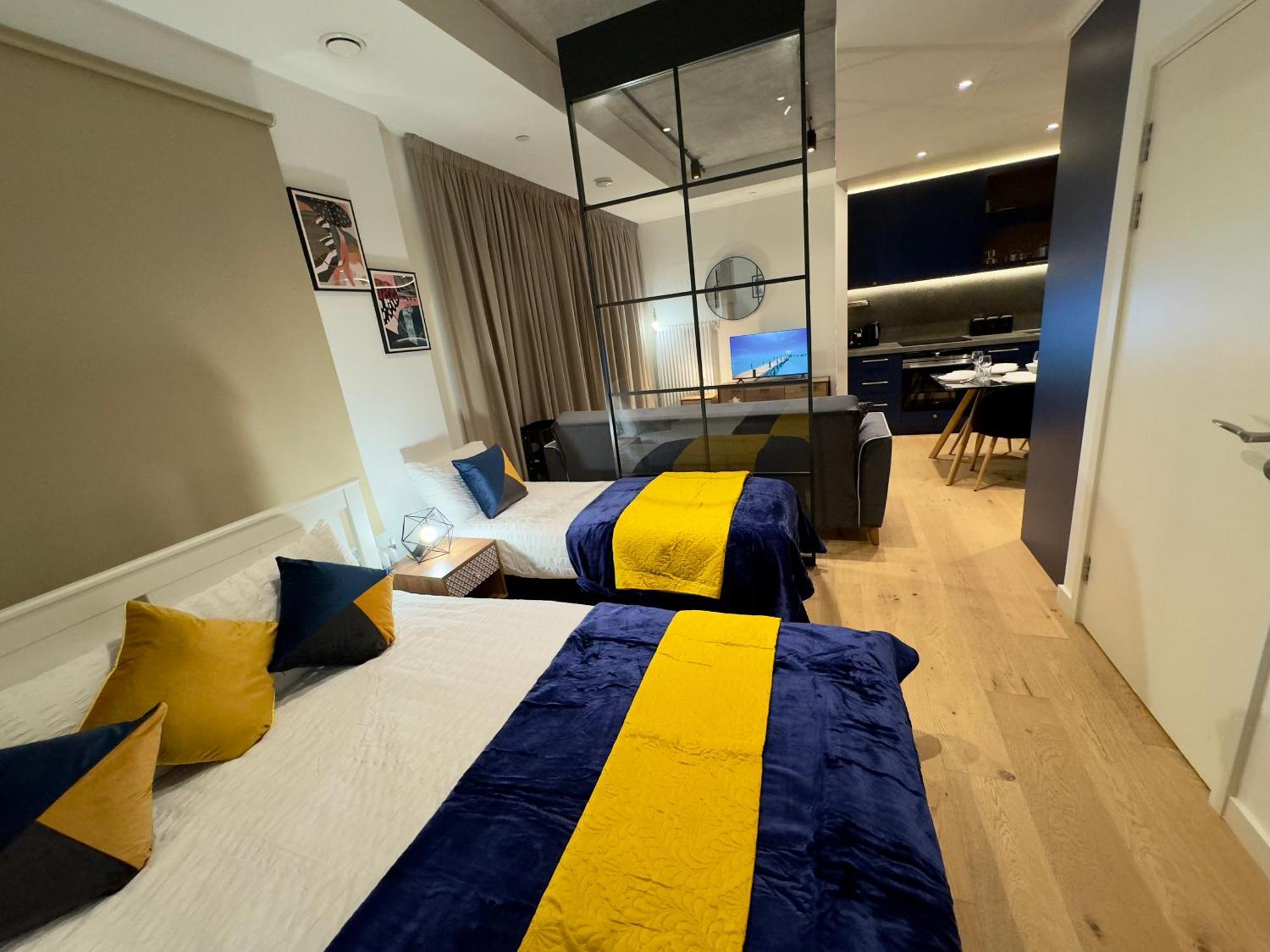 Amazing Cosy Apartment, Next To O2 Arena And Close To Excel, Secure Parking Londen