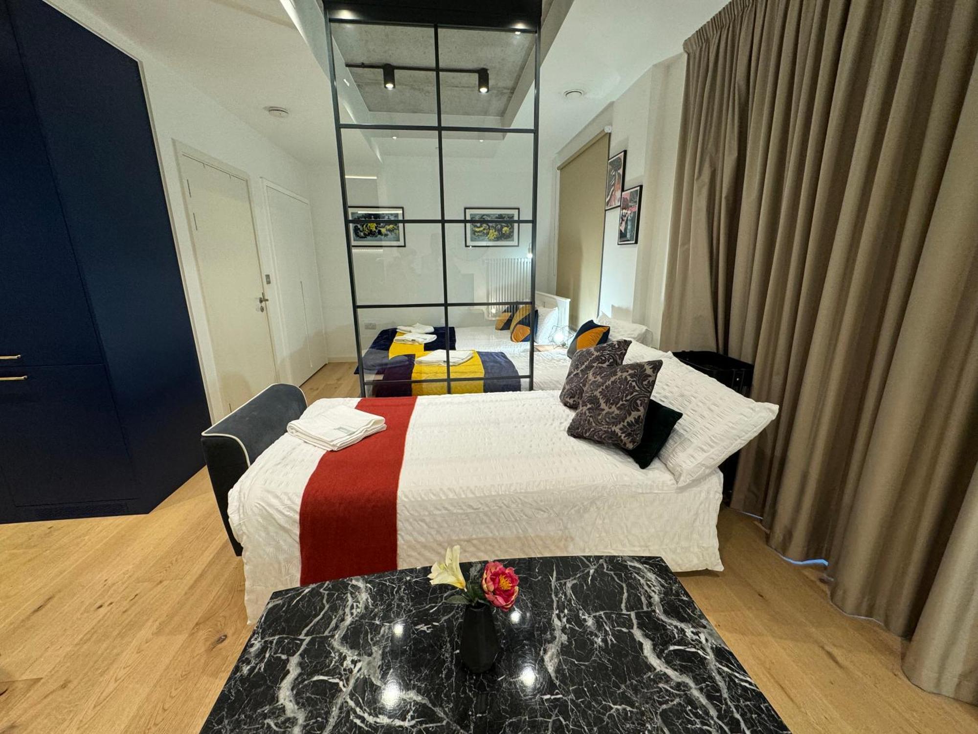 Amazing Cosy Apartment, Next To O2 Arena And Close To Excel, Secure Parking * Londen