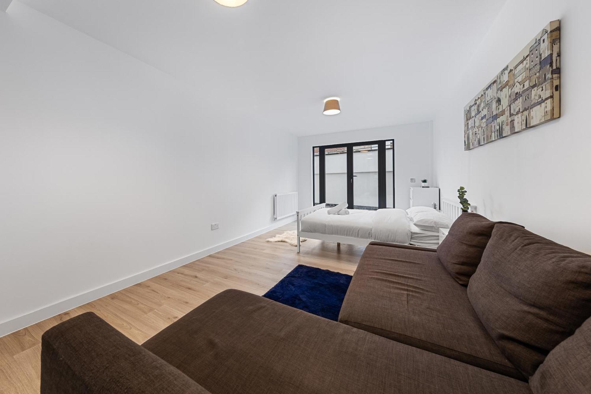 Apartment Spacious Sleep 14 1 Min From Tooting Station Mr3 London