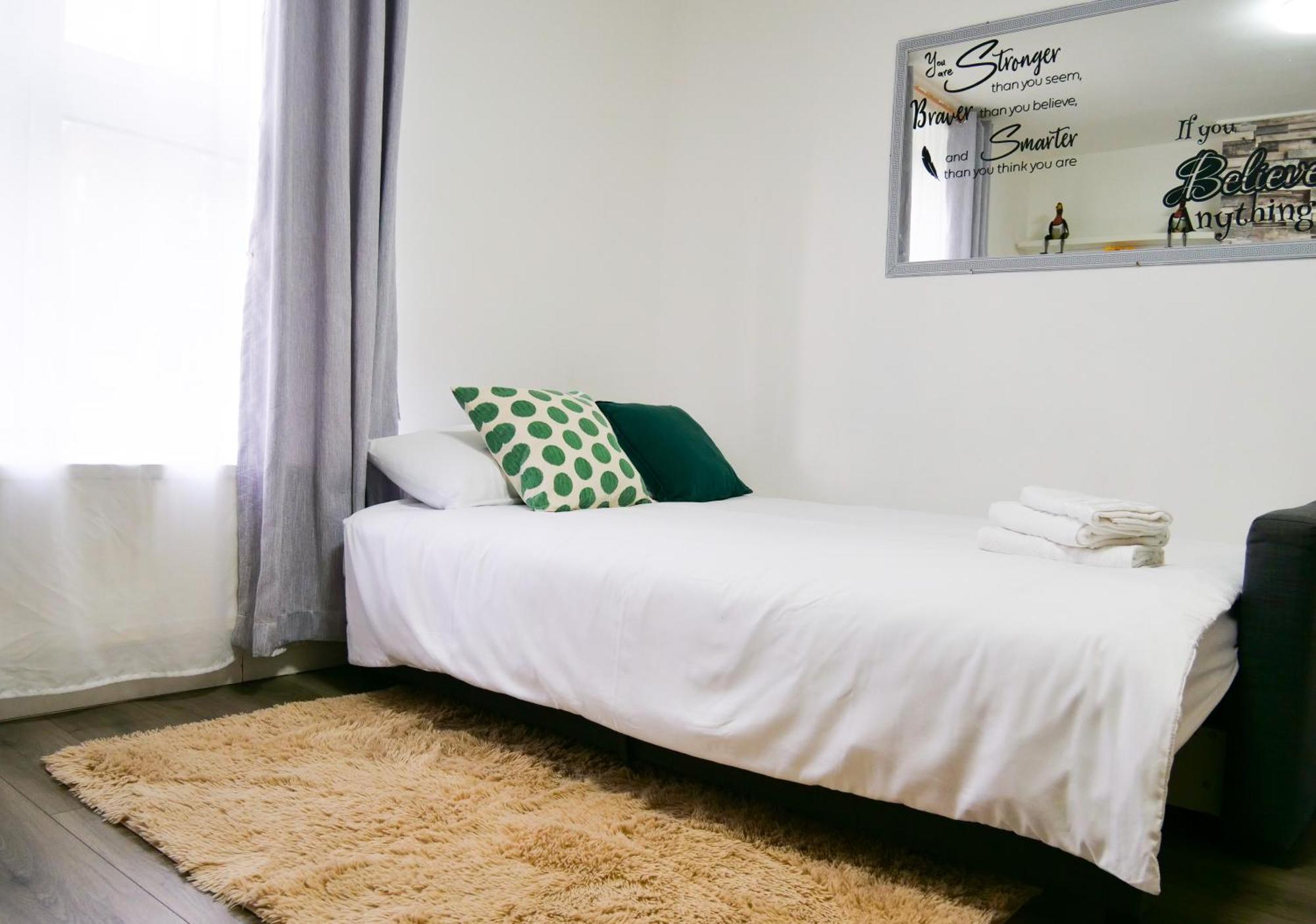 Ground Floor Flat Free Parking * London