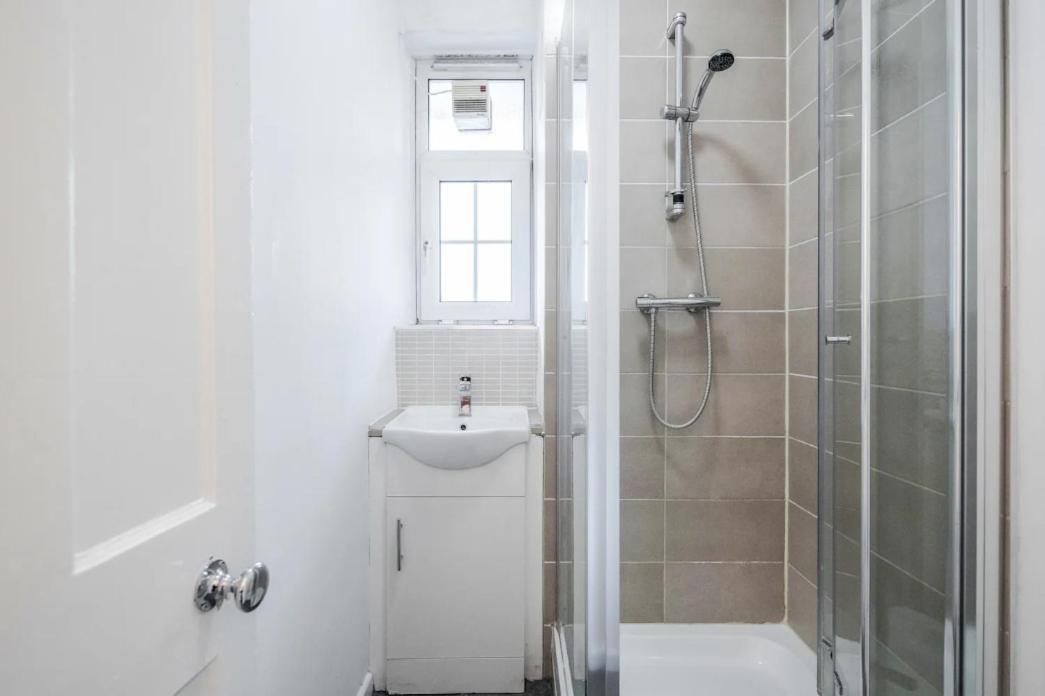 Aplacetostay Apartment, Zone 1 Wate Accommodatie bij particulieren Londen