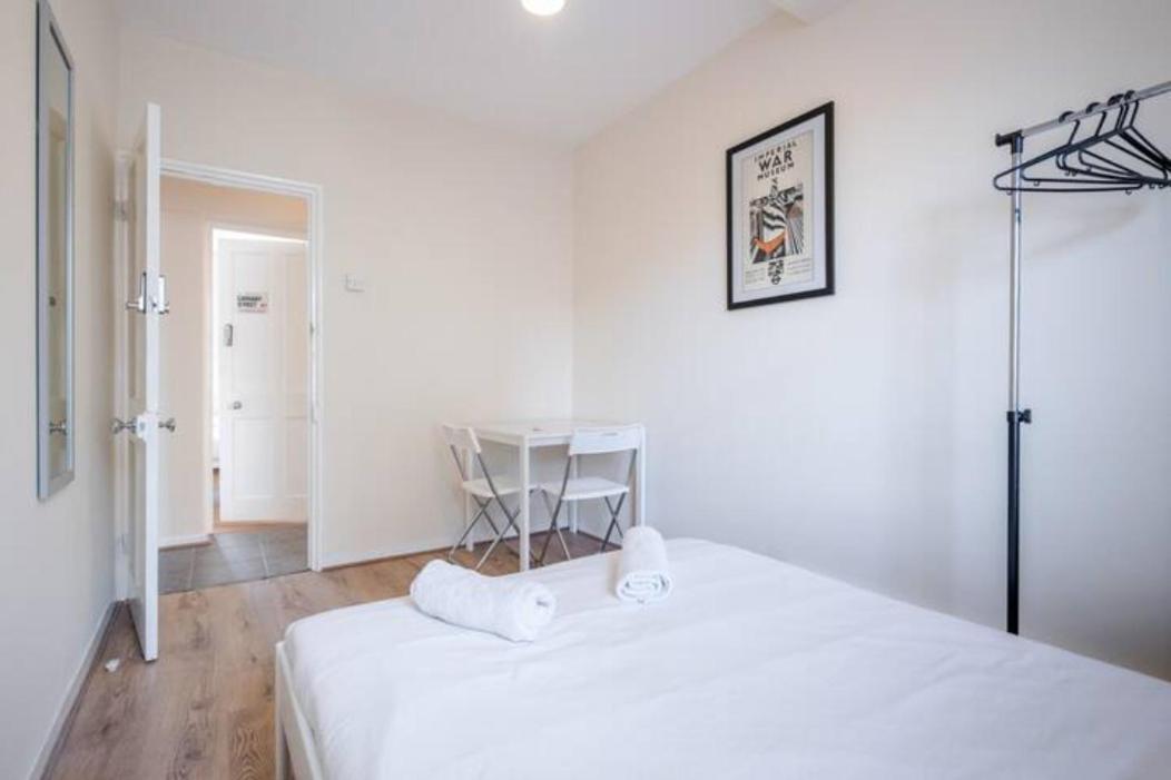 Aplacetostay Apartment, Zone 1 Wate Londen