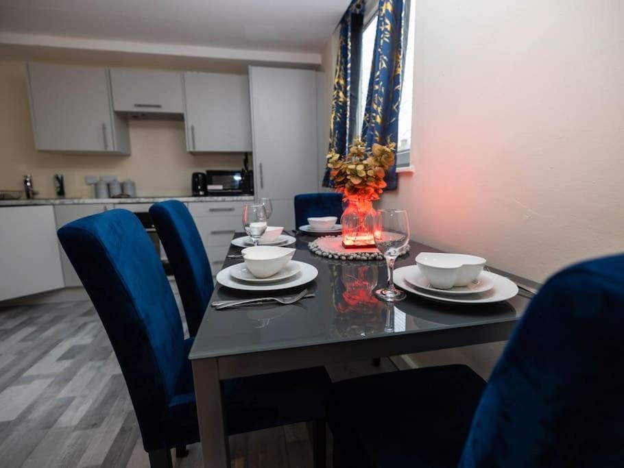 1 Bedroom-sofabed-worktable-4-wifi-parking *