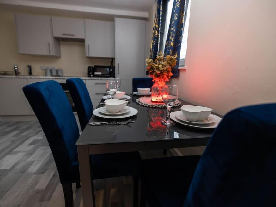 1 Bedroom-sofabed-worktable-4-wifi-parking *