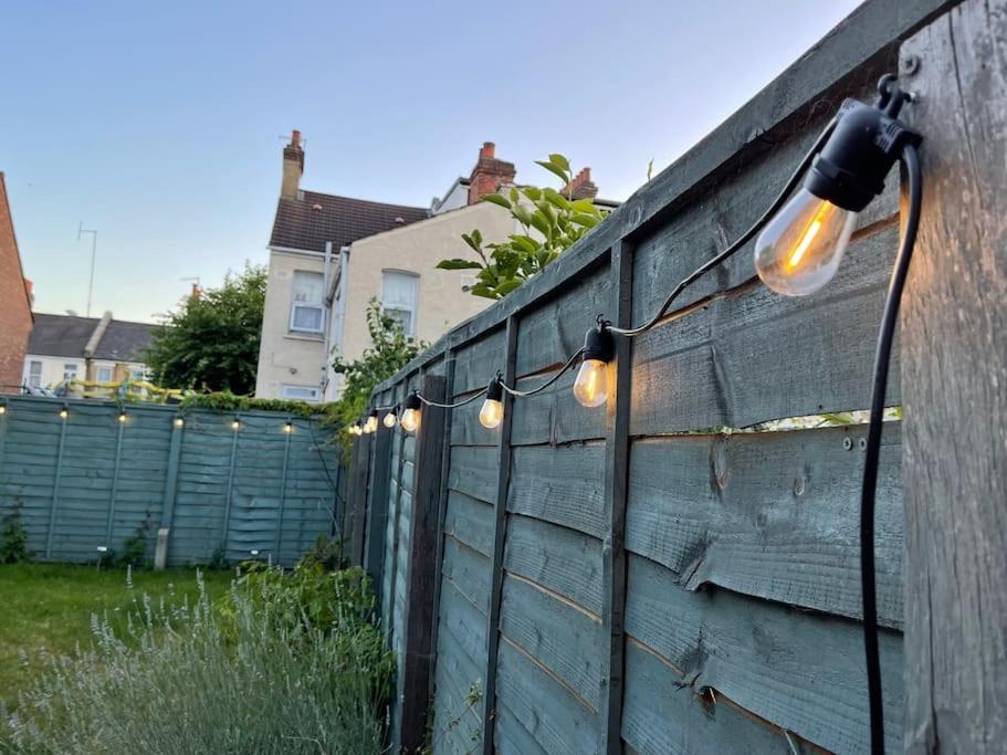 Apartment Lovely 2 Bedroom Ground Floor Flat With Garden. *