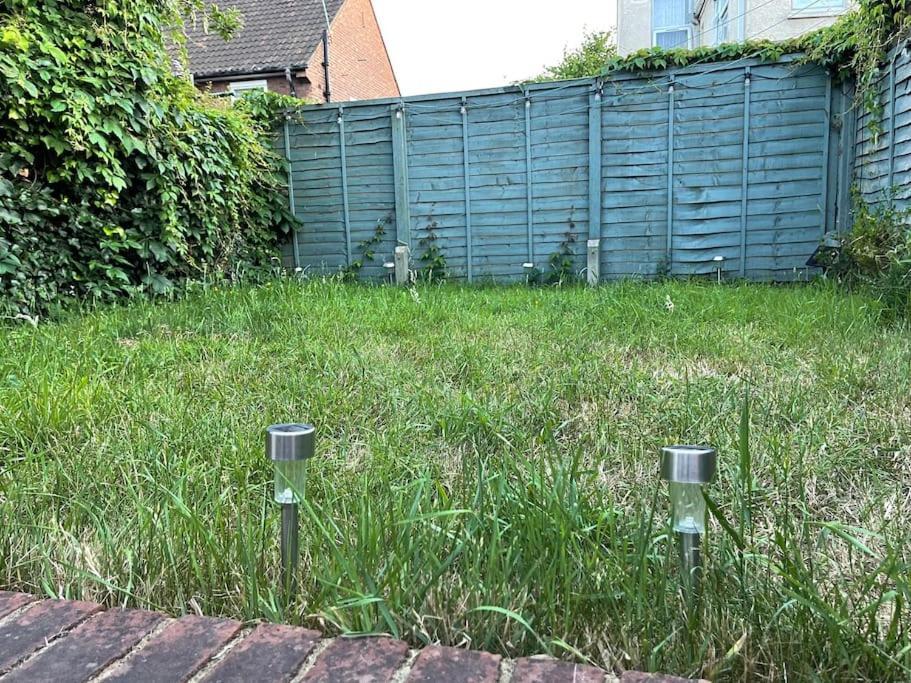 Lovely 2 Bedroom Ground Floor Flat With Garden. Apartment *