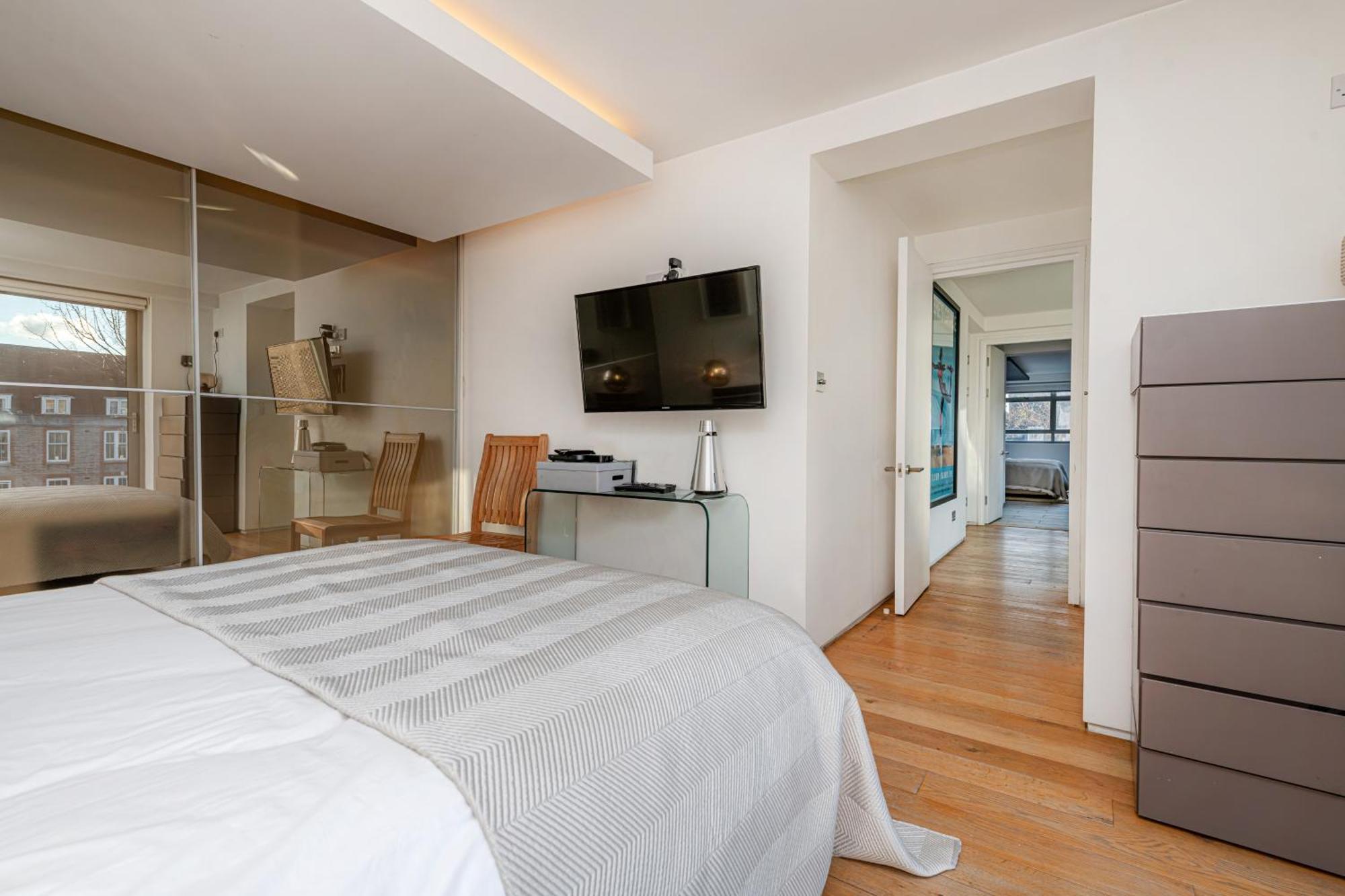 Apartment Stunning 3 Bedroom, 3 Bathroom Duplex With Terrace *