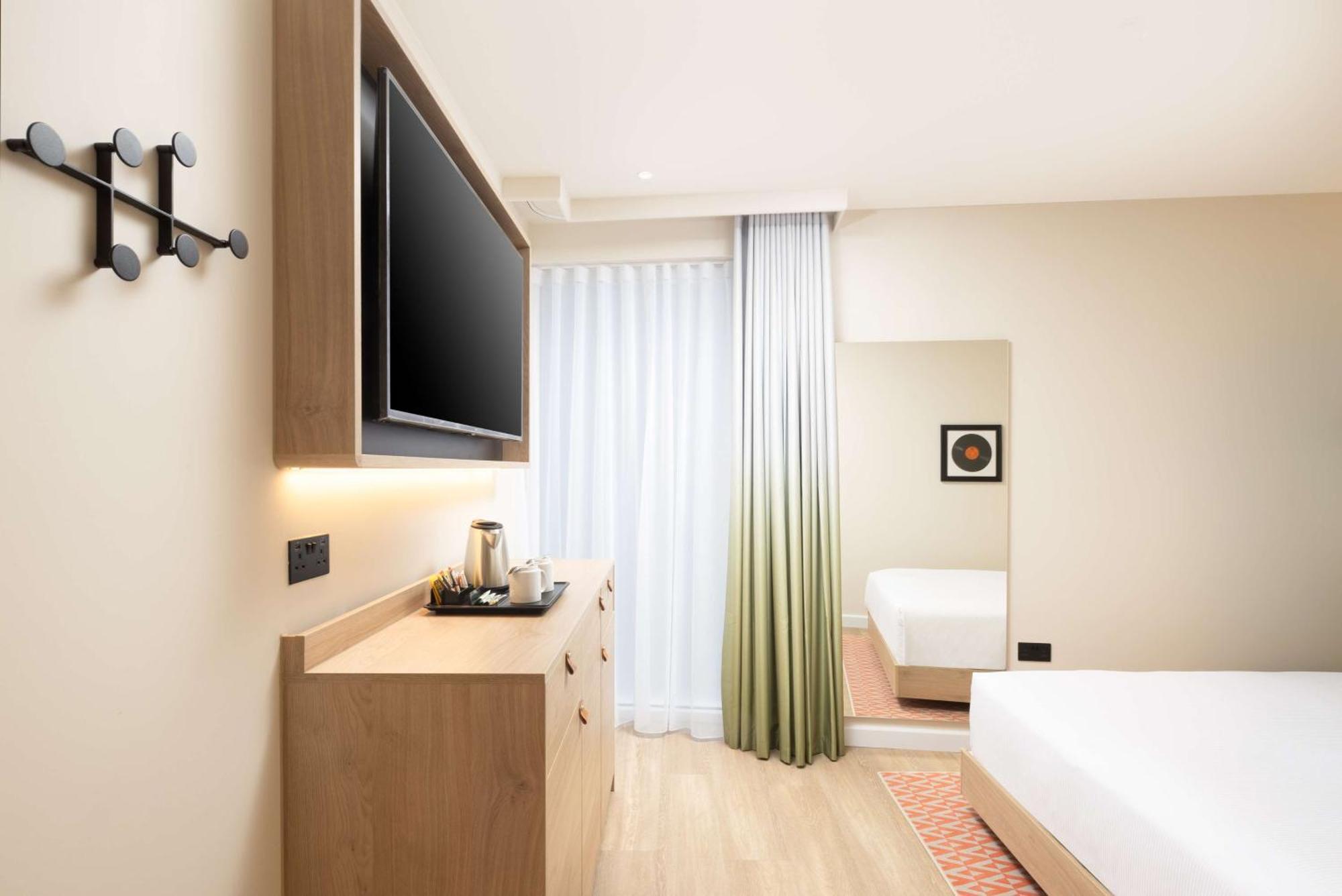 Hotell Hampton By Hilton Old Street 3*