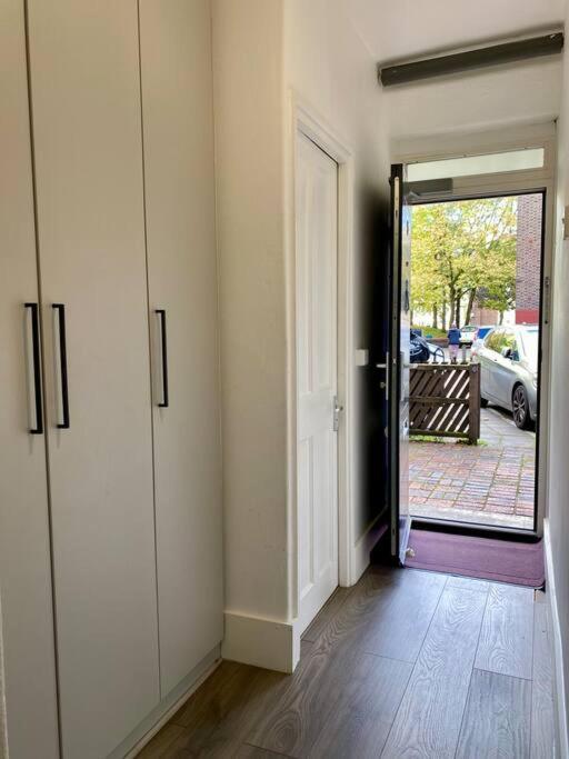 Ground Floor Flat Free Parking Apartment *
