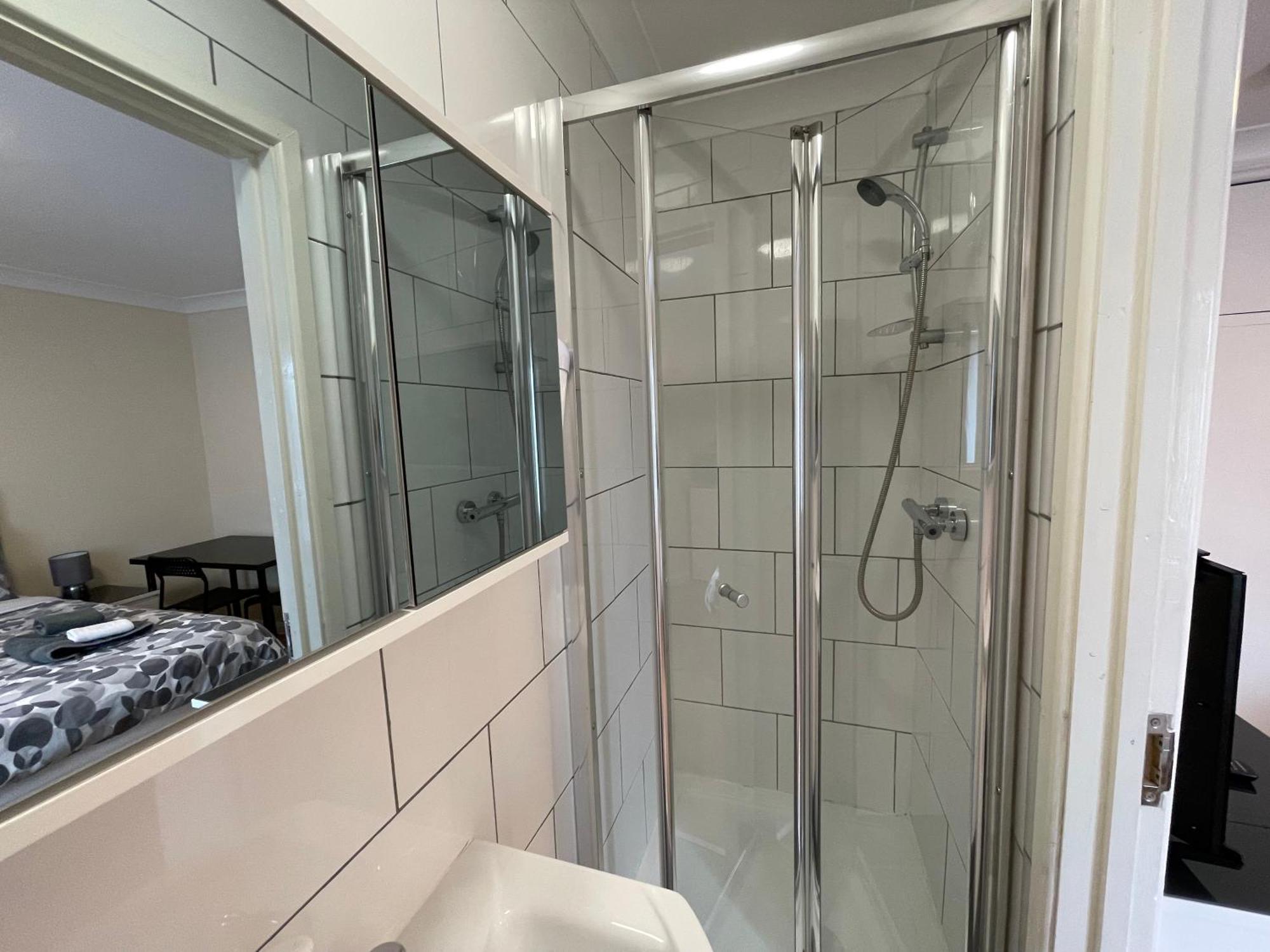 Guest house Kensal London