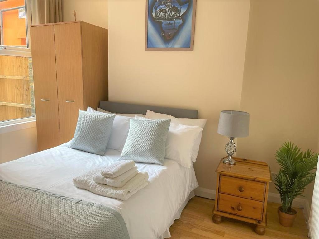 Devonshire House-3.3ml From Wimbledon Centre Court *