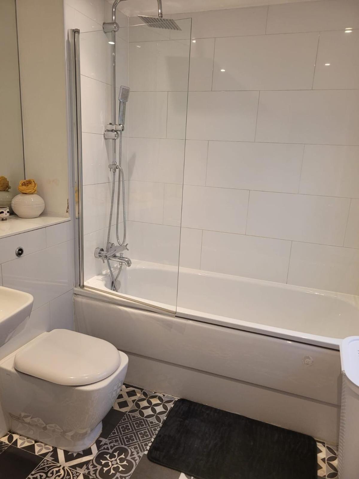 Apartment 3 Bedroom In Central Sleep 10 Hy2 London