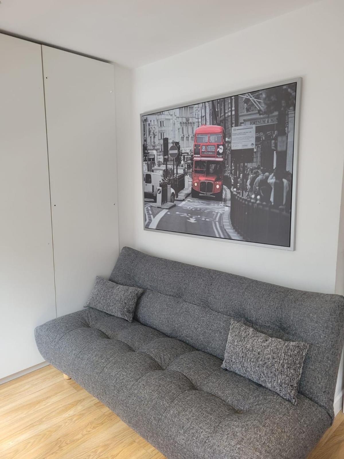 Apartment 3 Bedroom In Central Sleep 10 Hy2 London