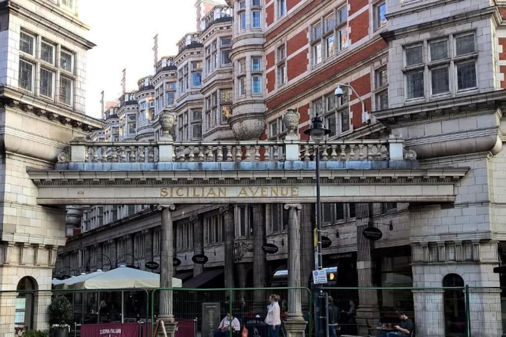 Holborn Home: Find Iconic * Londen