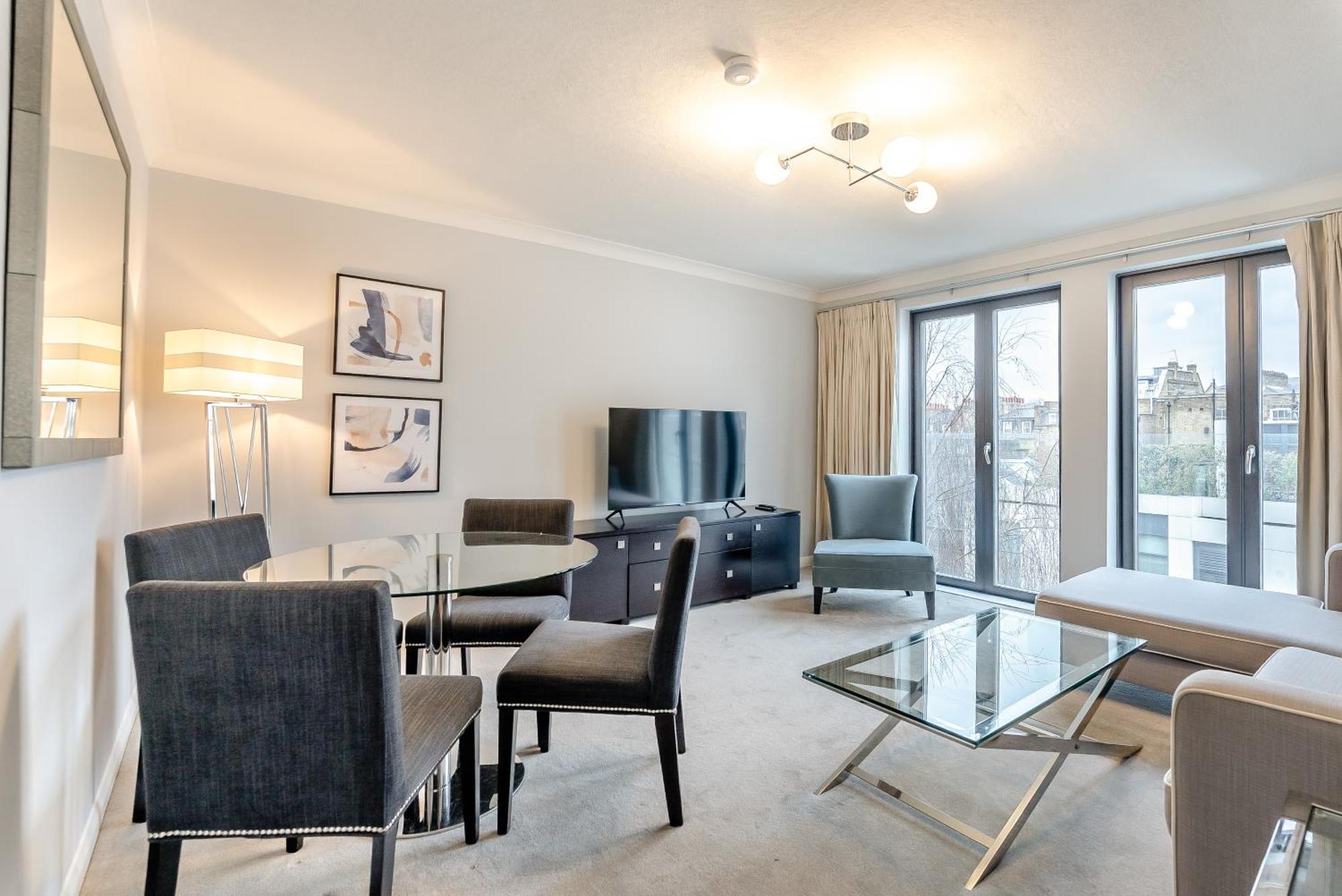 Apartment Pond Place