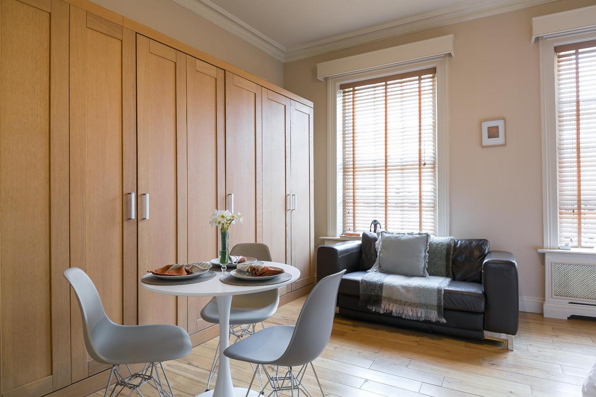 Apartment Small Sun Lit Studio Minutes From Kings Cross Station *