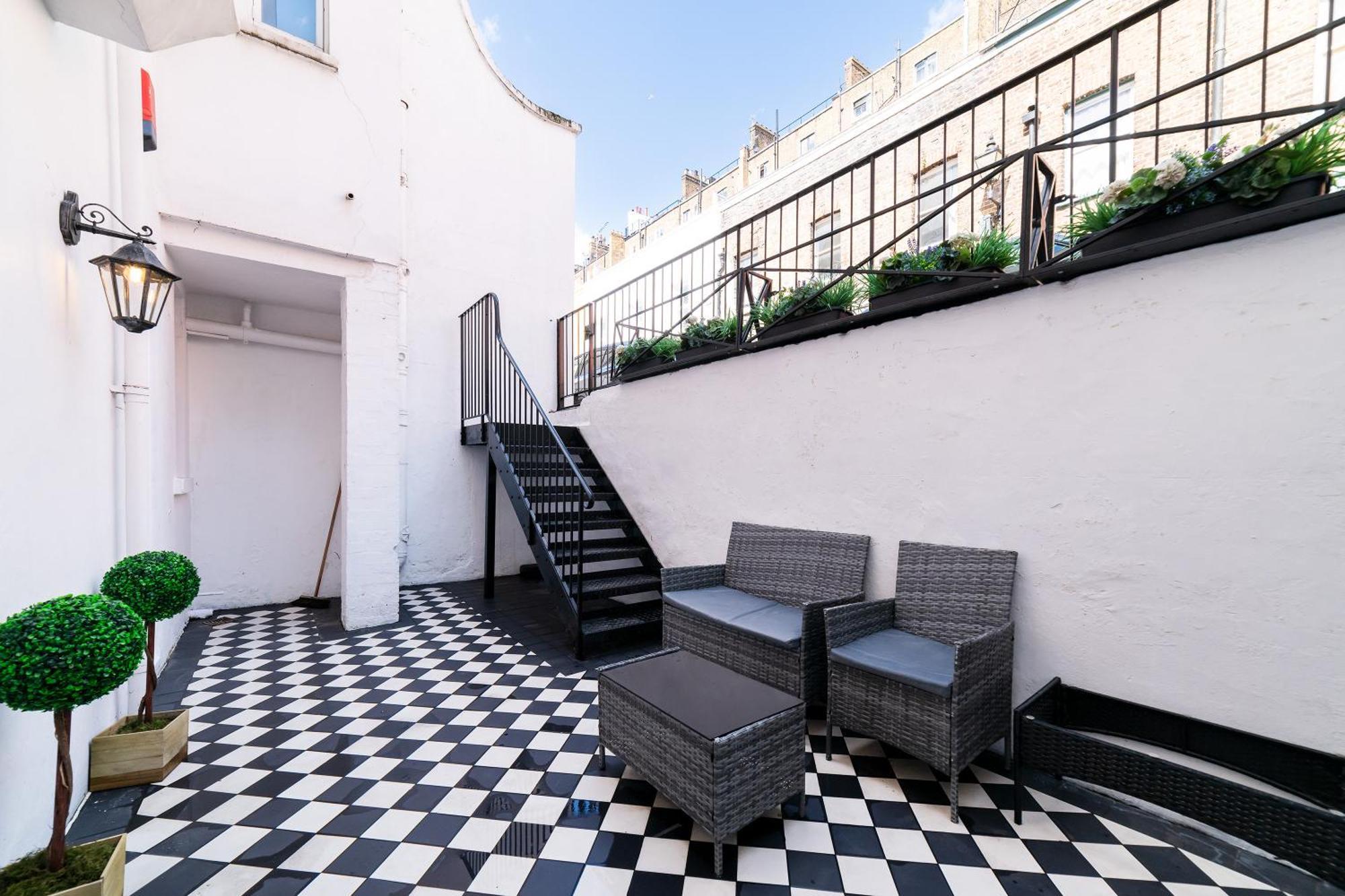 Gloucester Terrace Gem Apartment