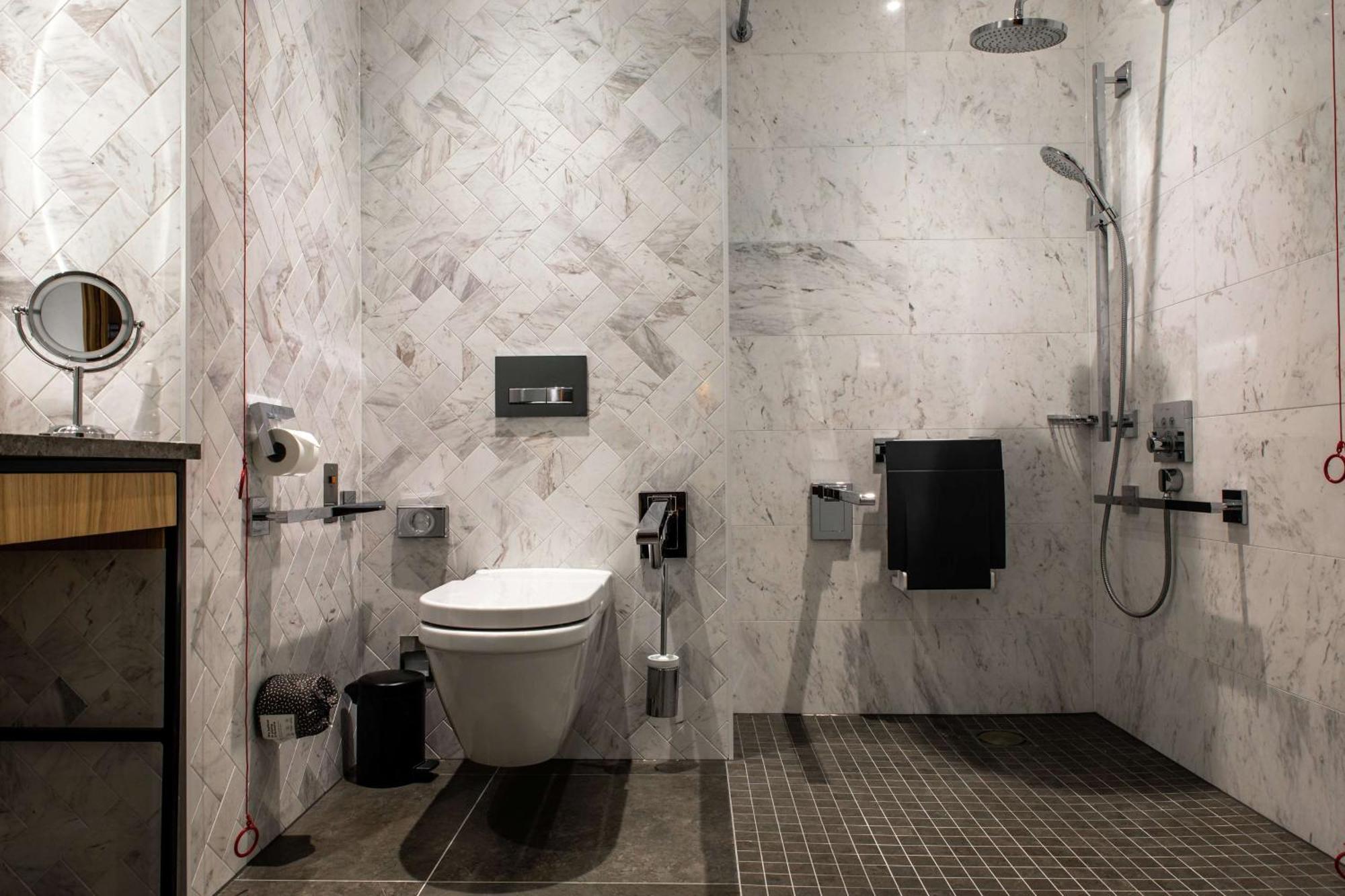 Hotell Lincoln Plaza London, Curio Collection By Hilton London