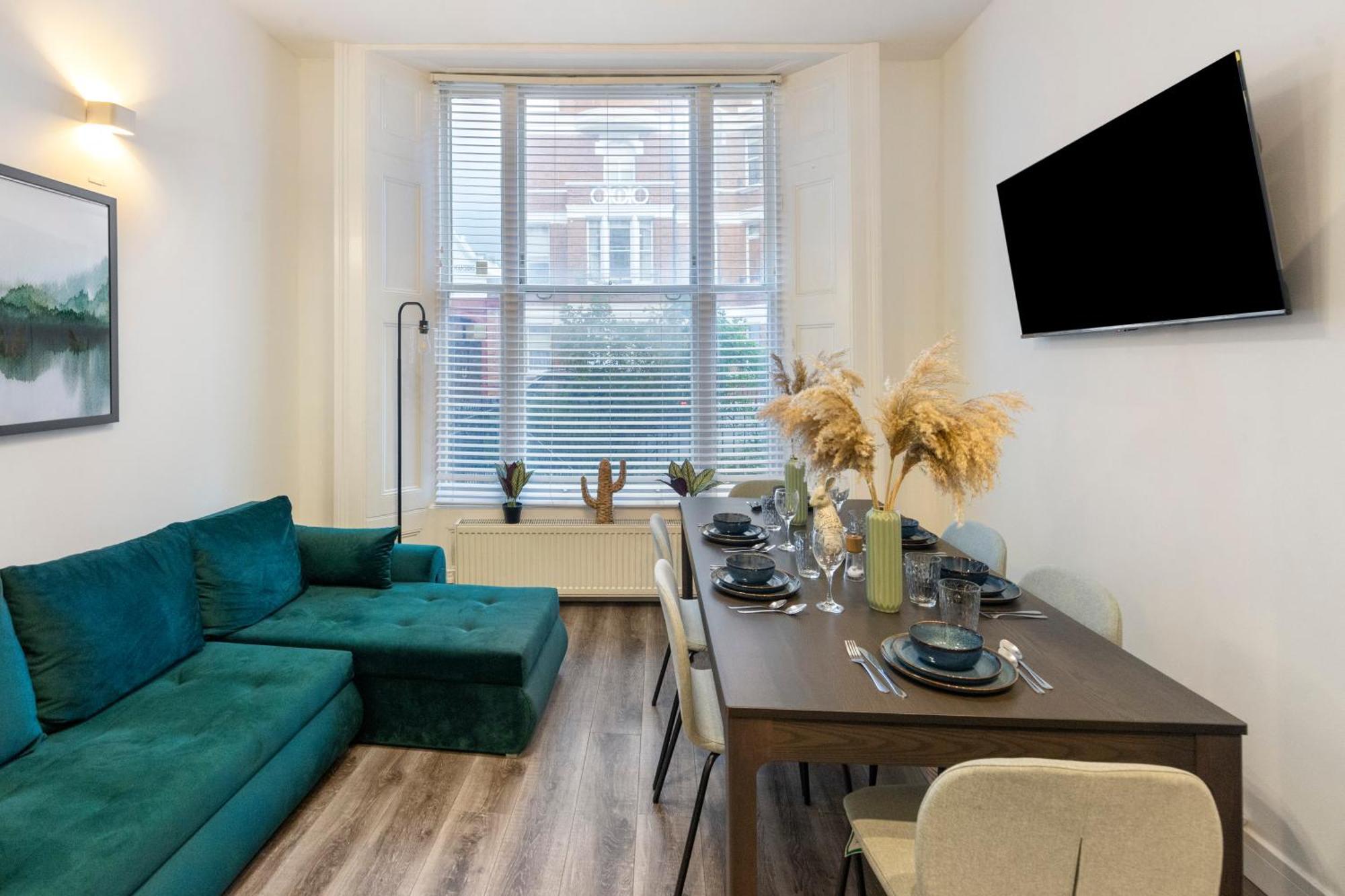 Notting Hill Retreat 2 Bedroom * London