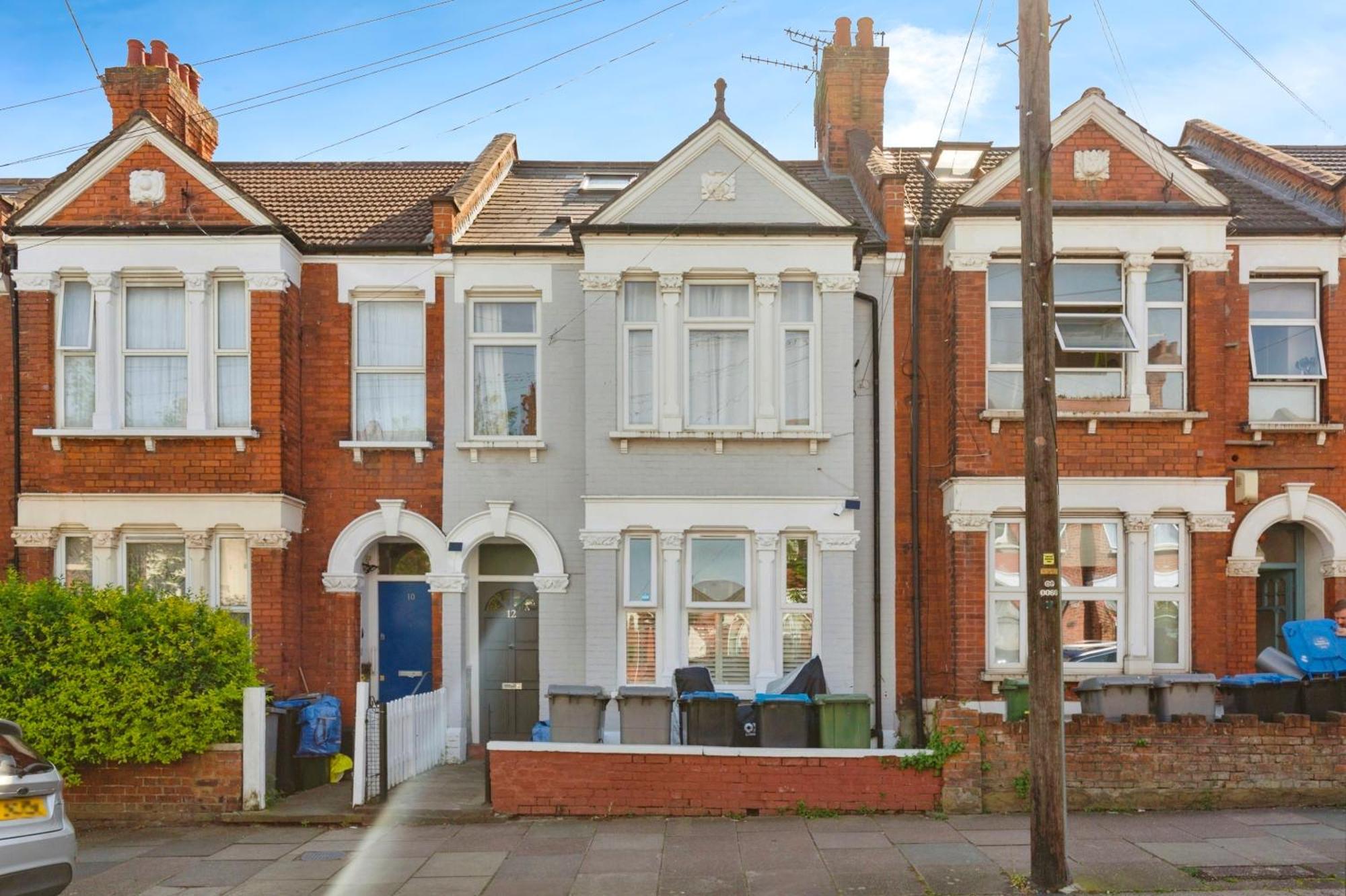 Lovely 2 Bedroom Ground Floor Flat With Garden. Apartment *