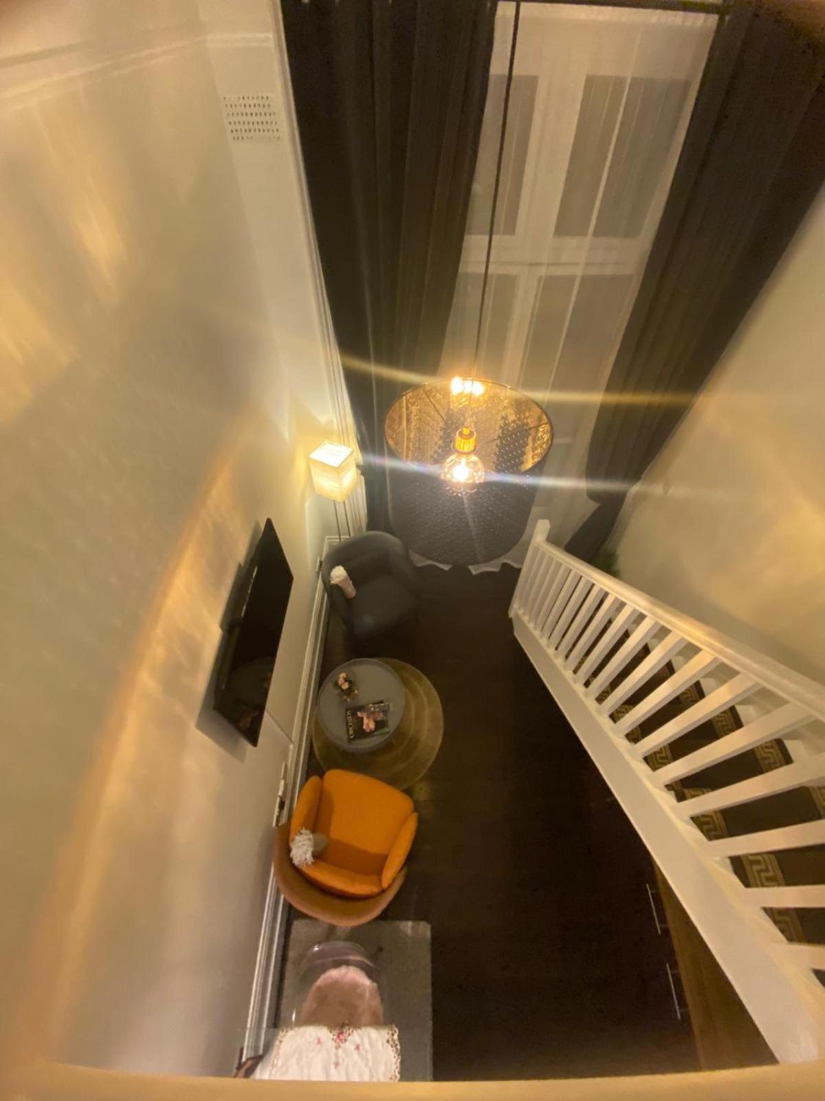 Flat In The Center Of Apartment