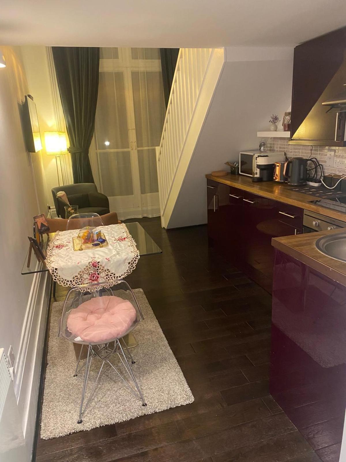 Flat In The Center Of Apartment London
