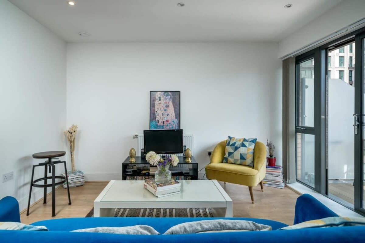 Trustay Wandsworth * London