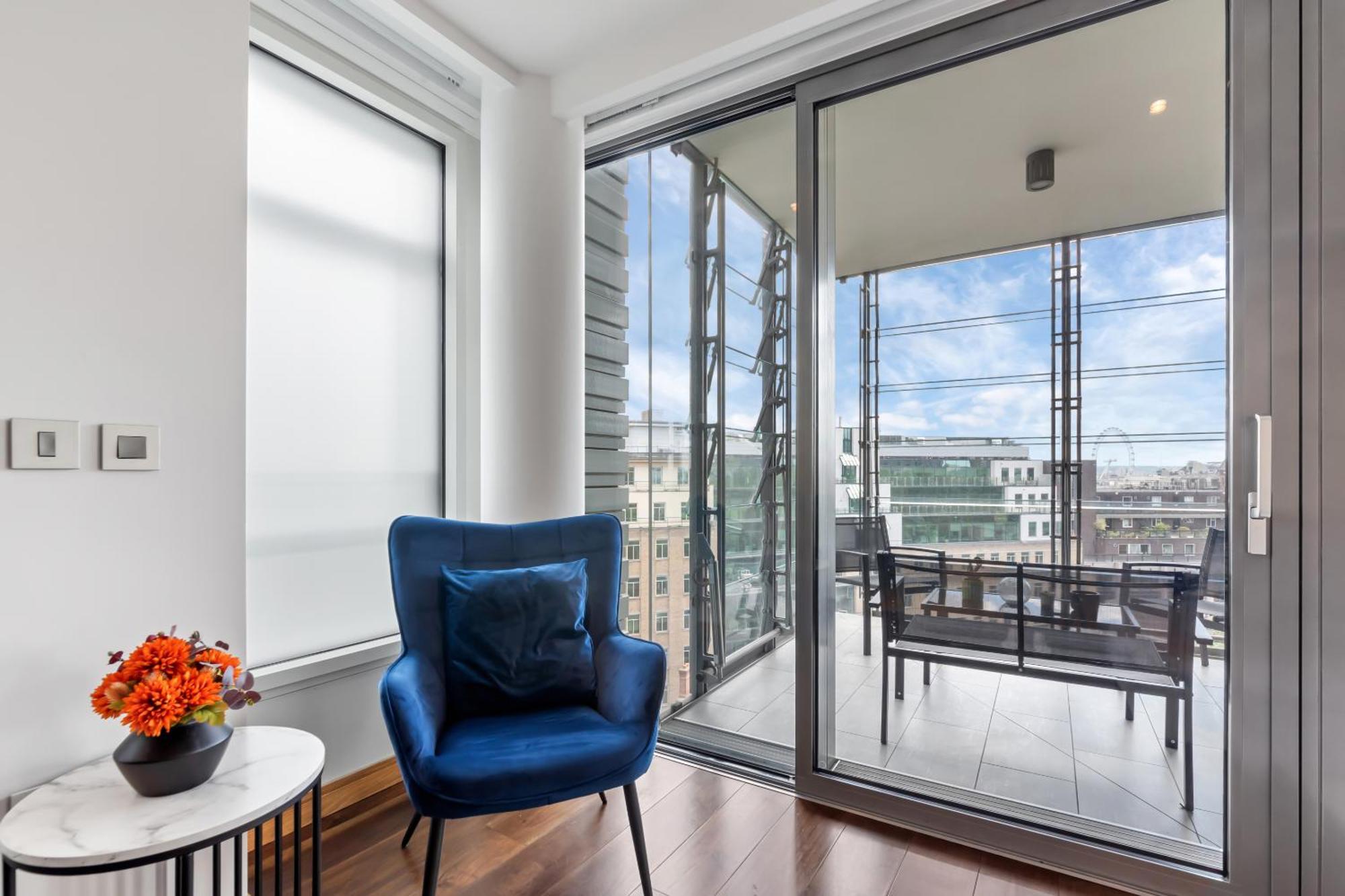 3bed 3bath With 2xbalconies In Apartment *
