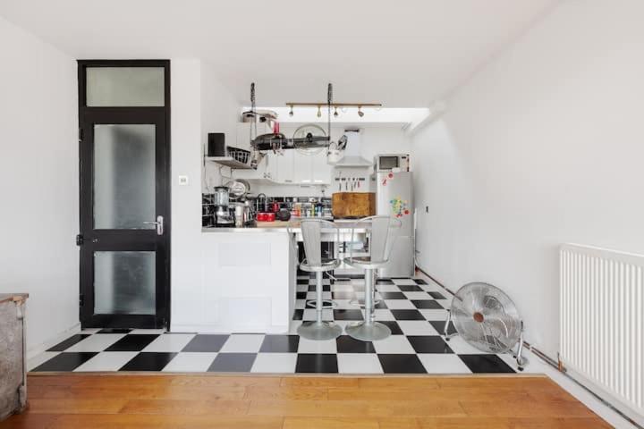 Guestready - Stylish Skyline Views, Apartment London